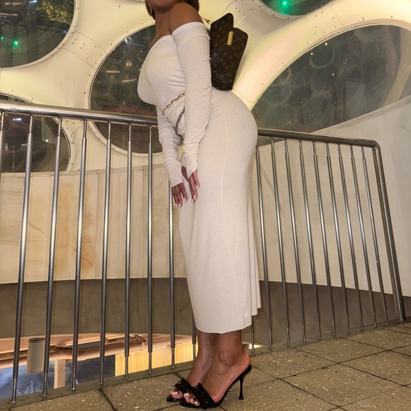 Meet your Posher, Chloe - Picture 2 of 2